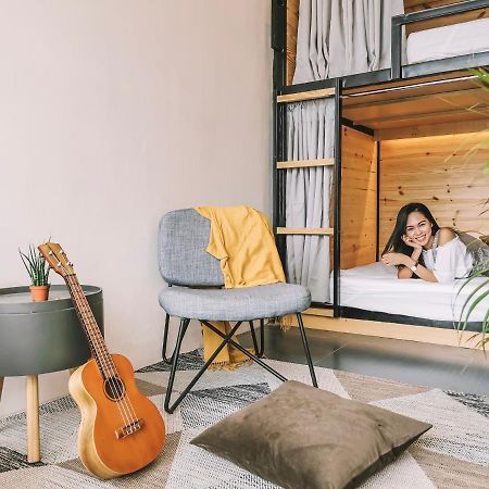 Murals Sleepbox (Adults Only) Cebu Ngoại thất bức ảnh