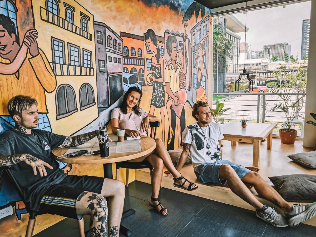 Murals Sleepbox (Adults Only) Cebu Ngoại thất bức ảnh