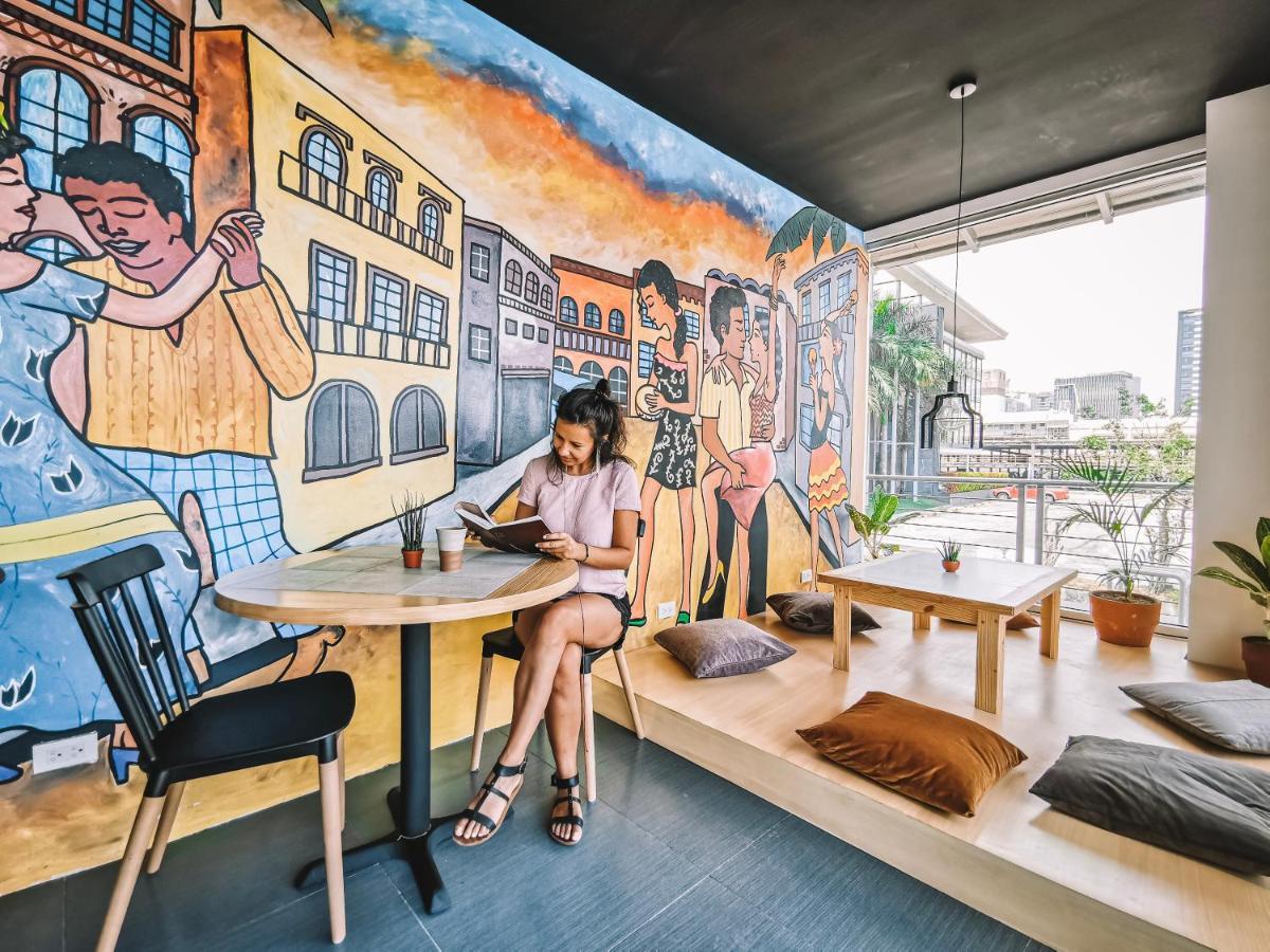 Murals Sleepbox (Adults Only) Cebu Ngoại thất bức ảnh